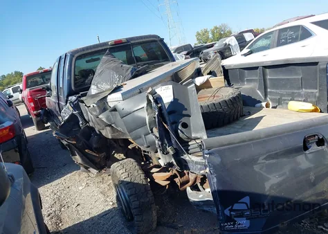 2001 Ford F-350 Lariat/Xl/Xlt from USA, damaged, VIN 1FTSX31S91EC86022